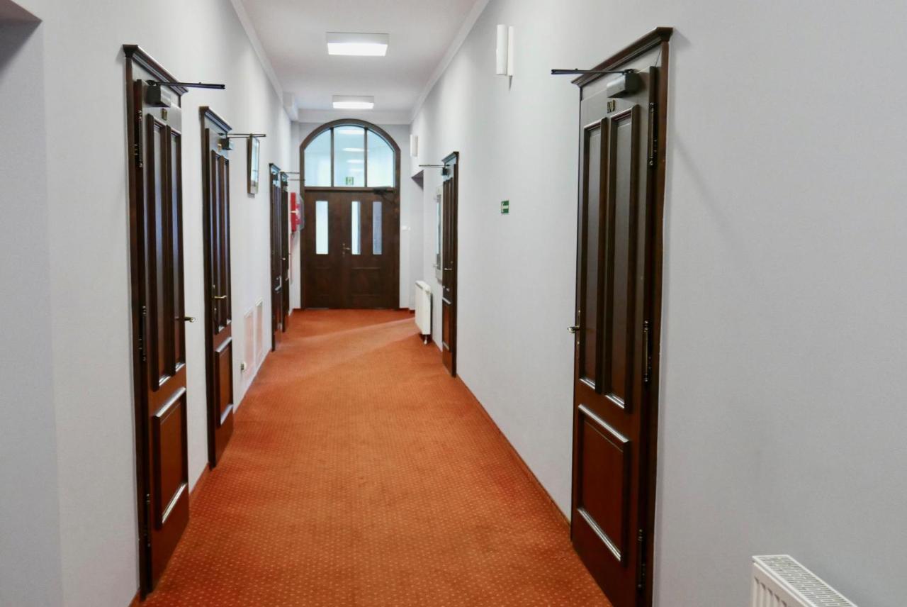 Staromiejski Piwowar Hotel Legnica Ngoại thất bức ảnh