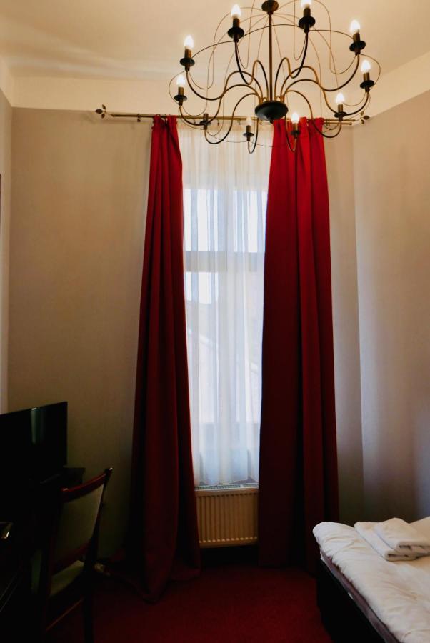 Staromiejski Piwowar Hotel Legnica Ngoại thất bức ảnh