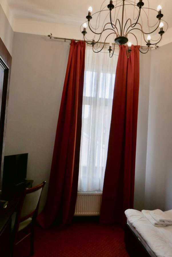 Staromiejski Piwowar Hotel Legnica Ngoại thất bức ảnh